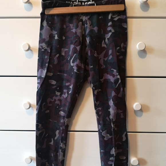 Nike purple camo leggings - Picture 2 of 5